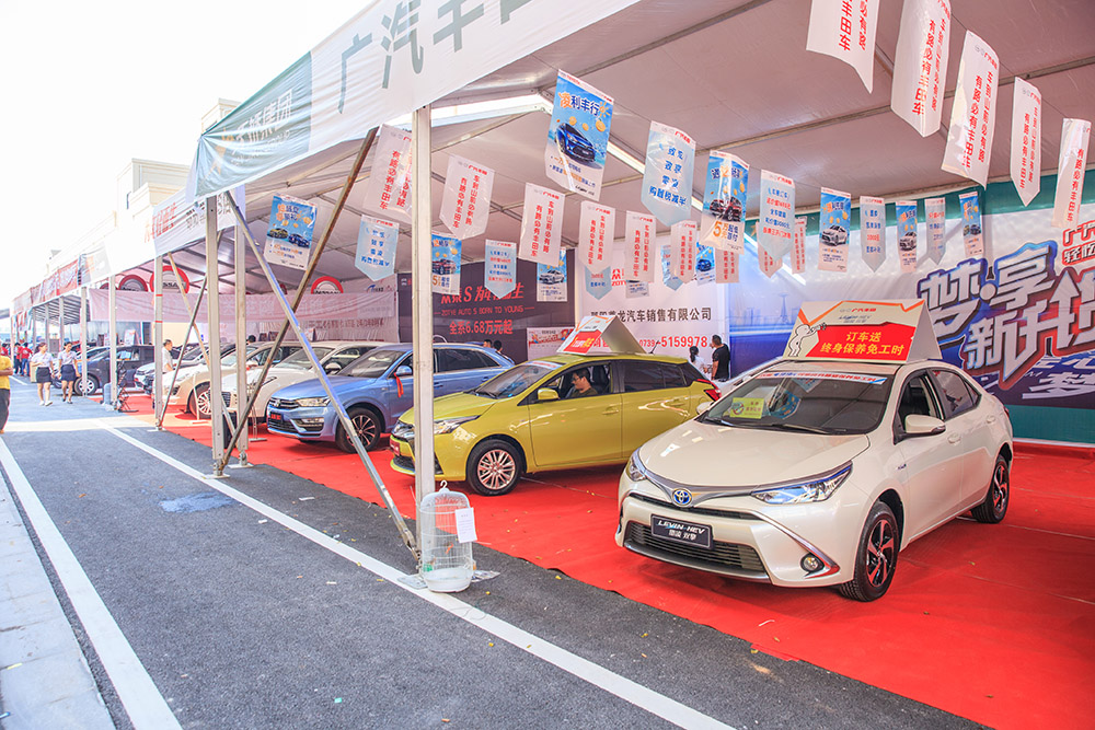 【車展第一天】遇到那個TA，放棄蘋果8......