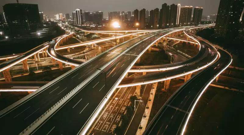 這些上道必知汽車燈語，你知道嗎？