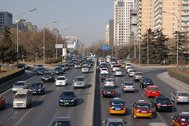 鬧市開車必學(xué)技巧，你會(huì)幾招？