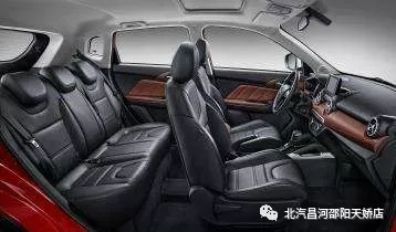 易燃易爆炸！夏天在車?yán)锓胚@些東西絕對(duì)是奪命炸彈！